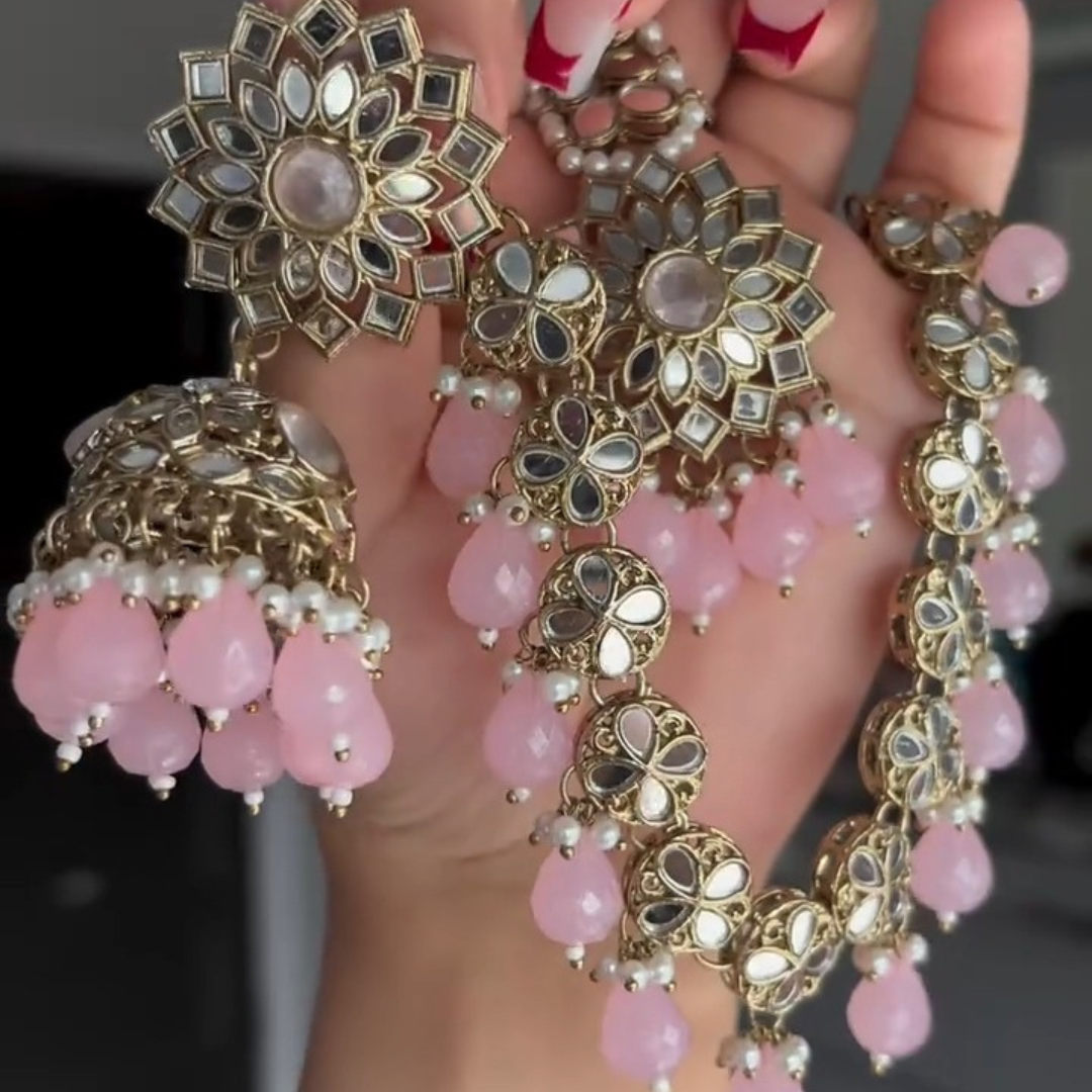 Pranisha Jhumka With Mangtikka (Free Gift With Every Purchase).