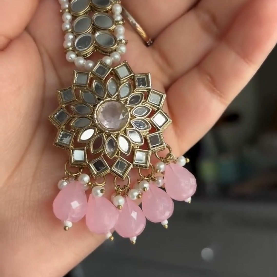 Pranisha Jhumka With Mangtikka (Free Gift With Every Purchase).